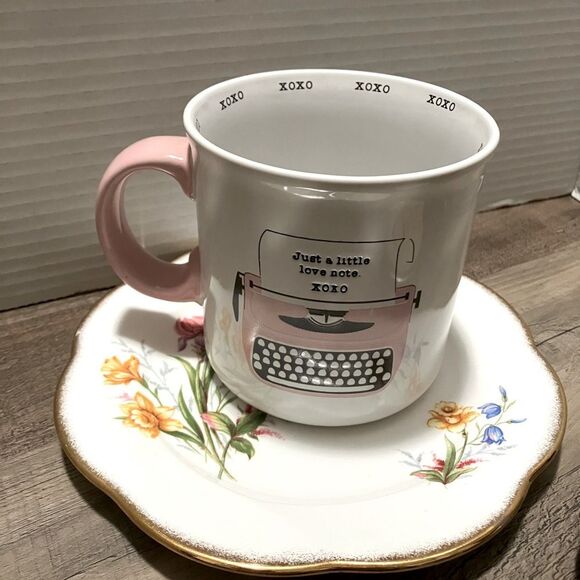 Just A Little Love Note XOXO Coffee Mug Ceramic Pink Typewriter 20 oz Nib - Picture 9 of 9